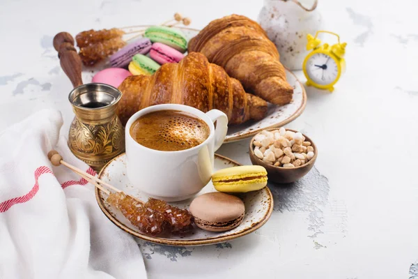 Pequeno-almoço saboroso com café — Fotografia de Stock