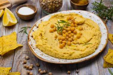 Geleneksel humus ve malzemeler