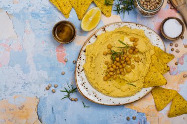 Geleneksel humus ve malzemeler