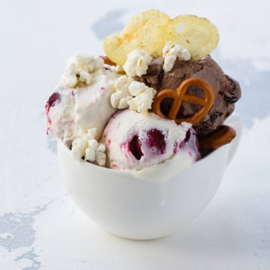 çilek vanilyalı dondurma