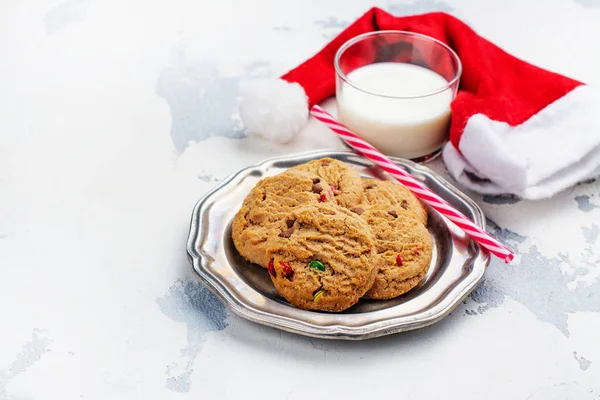 süt ve kurabiyeler için Noel Baba