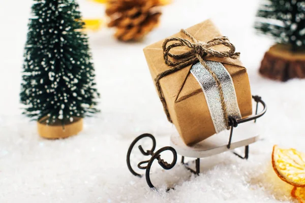 küçük bir hediye kutusu