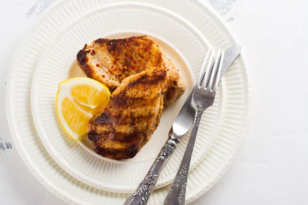 Izgara tavuk göğsü. 