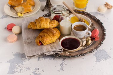 geleneksel Fransız Kahvaltı 