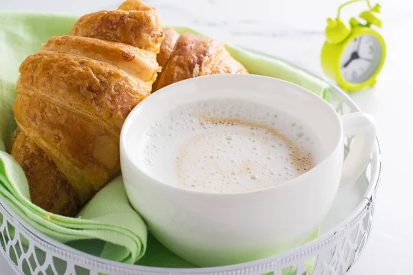 Традиционный французский завтрак — стоковое фото