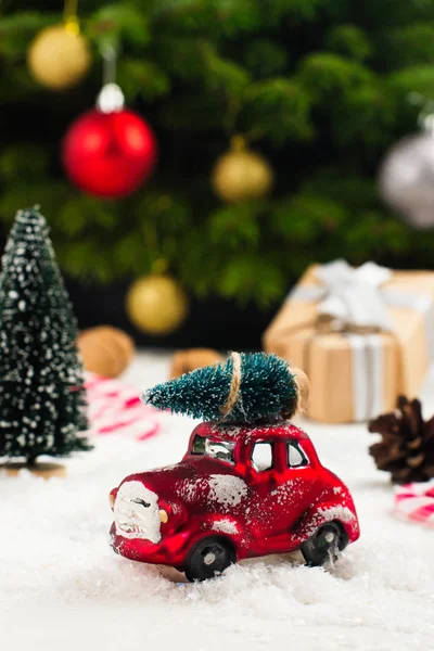 Carro vermelho miniatura — Fotografia de Stock