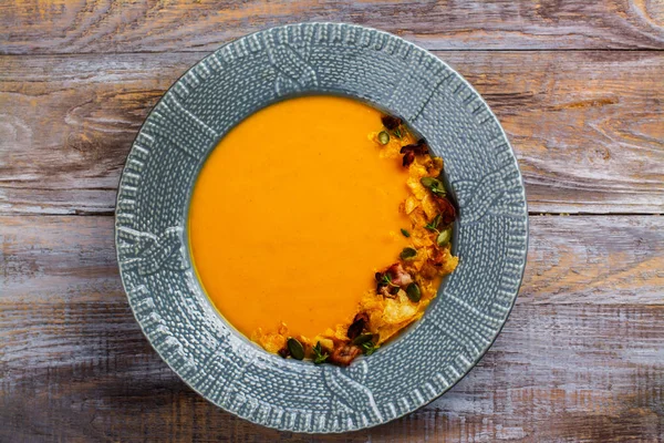 Balkabağı ve havuç çorbası. 