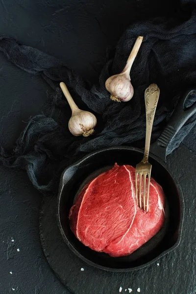 Filetto di manzo in padella di ferro — Foto Stock