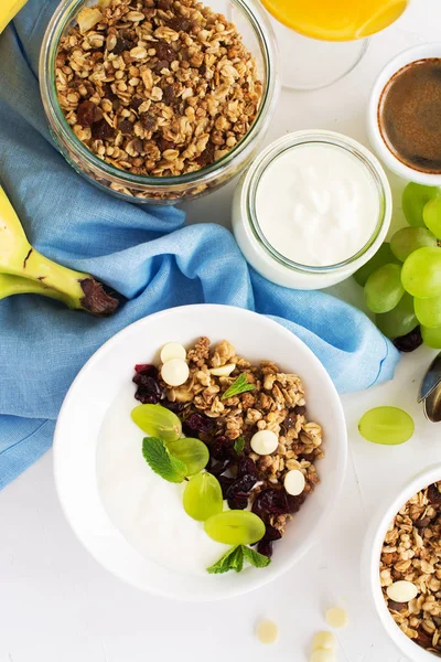 Granola caseira com frutas — Fotografia de Stock