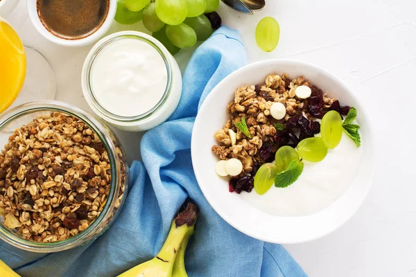 Granola caseira com frutas — Fotografia de Stock