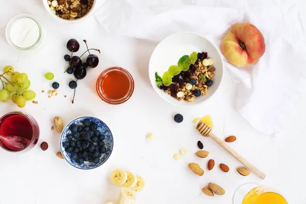 Hemmagjord müsli med frukt — Stockfoto