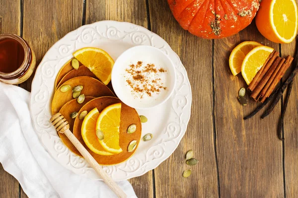 Spiced pumpkin pancakes — Stock Photo, Image