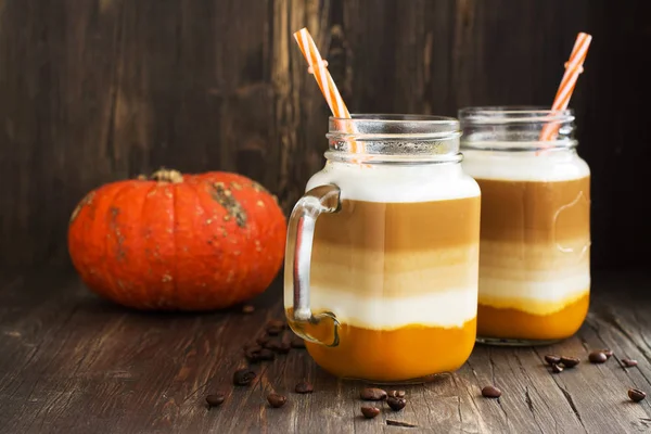 Calabaza de especias con leche —  Fotos de Stock