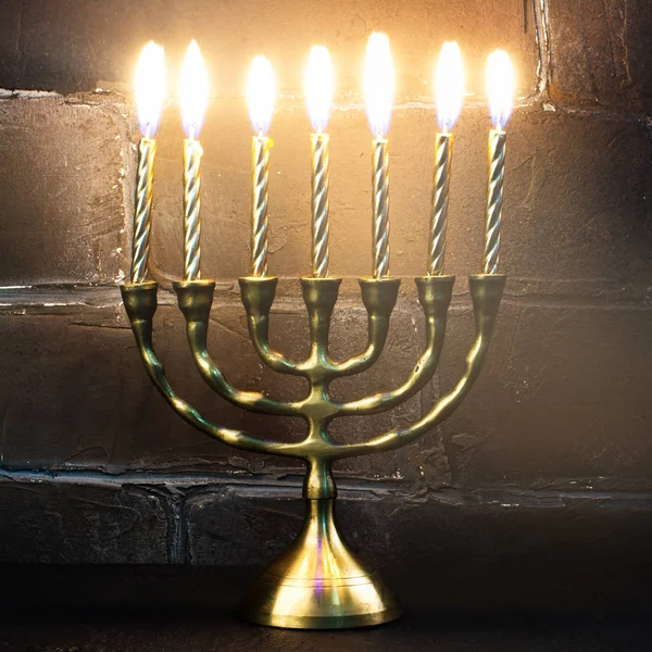 Portavelas y velas Hanukkah —  Fotos de Stock