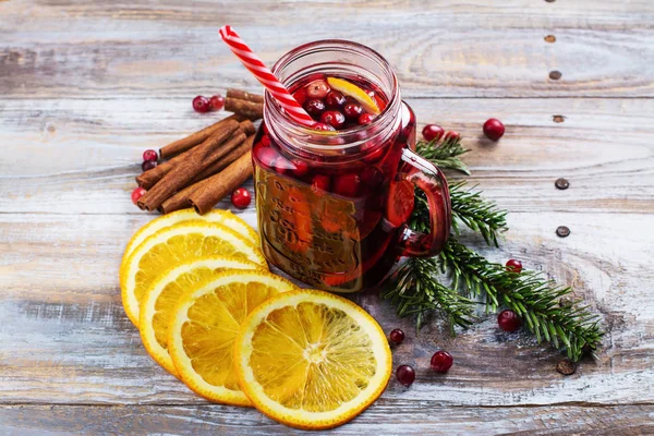 Tranbär och orange glögg — Stockfoto