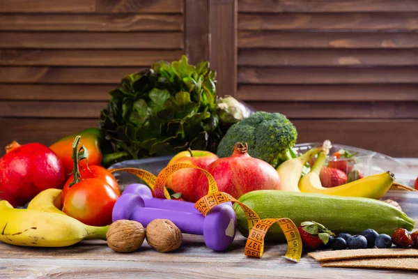 Sortiment an gesundem Obst und Gemüse — Stockfoto