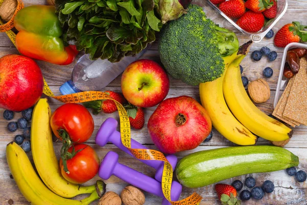 Berbagai macam buah-buahan dan sayuran yang sehat — Stok Foto