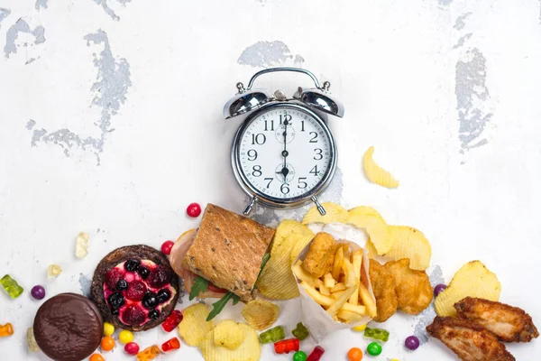 Dieta eșuează conceptul. Despărțirea dietei seara — Fotografie, imagine de stoc
