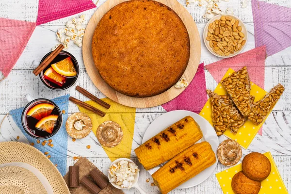 Brezilya ziyafeti Junina parti masası