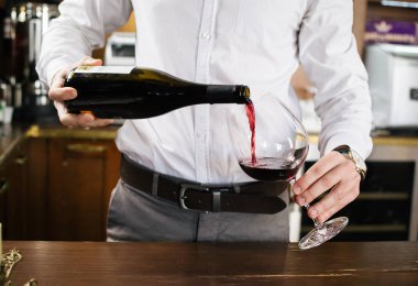 sommelier şarap tadımı