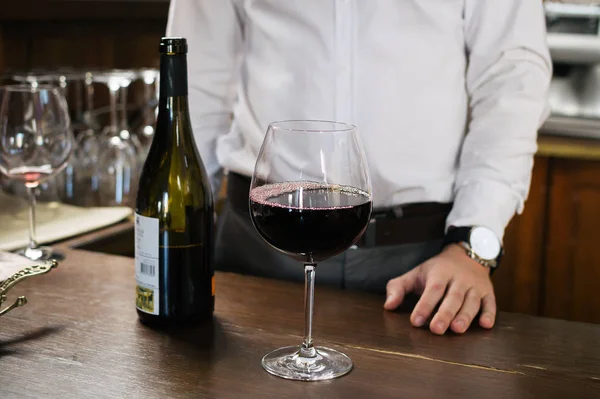 sommelier şarap tadımı