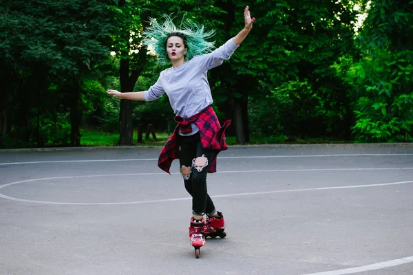 Menina funky elegante jovem — Fotografia de Stock