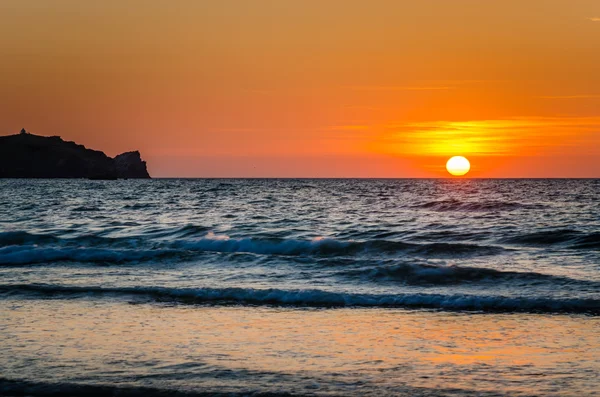 Pôr do sol sobre o mar na Cornualha — Fotografia de Stock