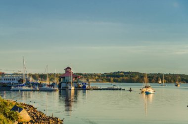 Günbatımı Burlington Marina üzerinde