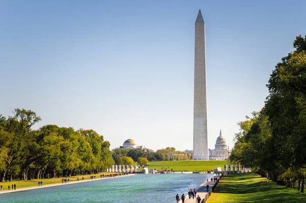 National Mall en Washington DC en un claro día de otoño — Foto de Stock