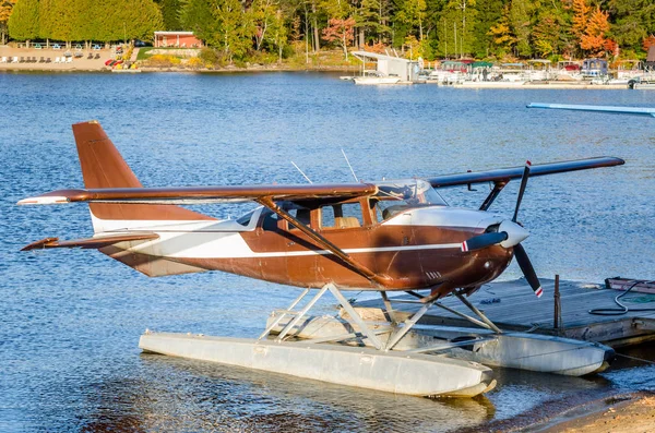 Seaplane Tied up to a Jetty at Sunset — Stock Photo, Image