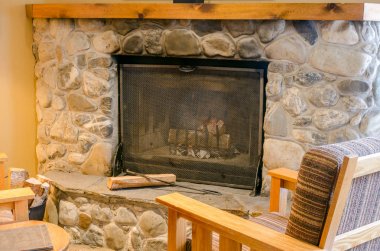 Rustik taş şömine