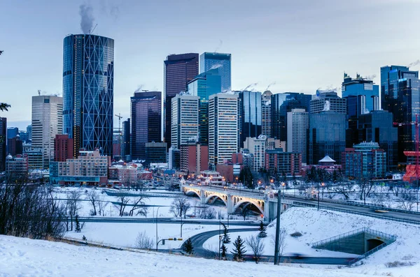 Calgary Skyline na zimowy wieczór — Zdjęcie stockowe