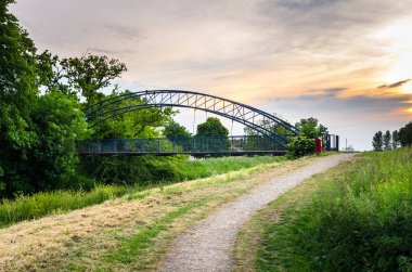Kırsal yol ıssız çakıl