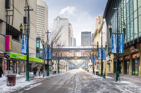 Stephen Avenue a Calgary in una gelida giornata invernale — Foto Stock