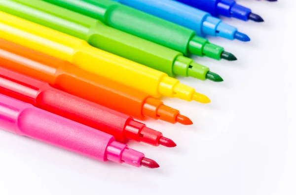 Цветные ручки, изолированные на белом — стоковое фото