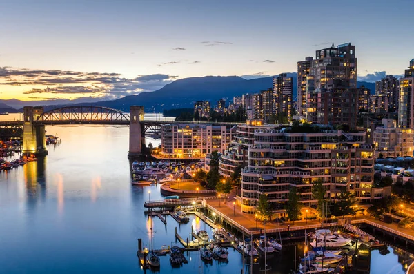 Vancouver Waterfront al anochecer — Foto de Stock