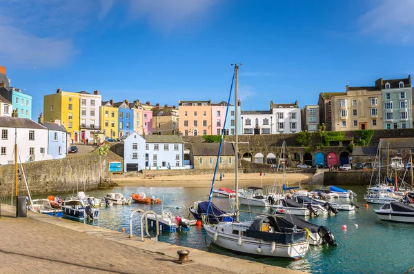 Old Town Tenby Galler maliyetini boyunca