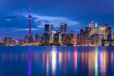 Toronto Toronto Adaları manzarası gece görünümünü bulutlu bir kış gününde