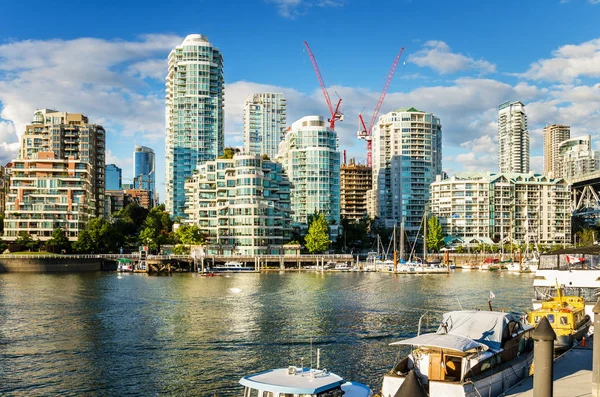 Moderne Hohe Gebäude Falschen Bach Der Innenstadt Von Vancouver Kanada — Stockfoto