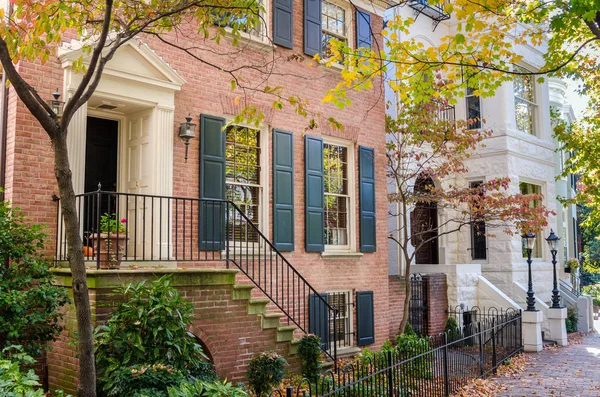 Détail Une Vieille Maison Brique Avec Marches Menant Porte Entrée — Photo