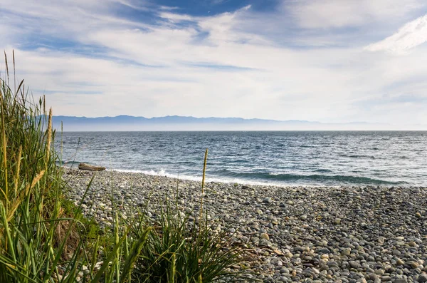 Spiaggia Ghiaia Con Macchie Nebbia Sul Mare Tramonto Isola Vancouver — Foto Stock