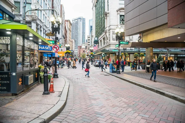 Boston Ottobre 2019 Persone Che Passeggiano Centro Della Città Attraversando — Foto Stock