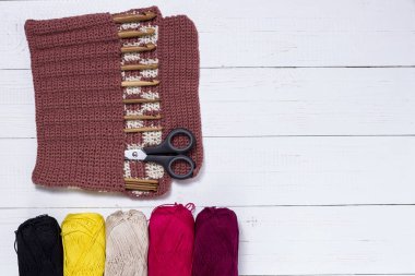 Bambu tığ işi kancalar, renk etiket ve renkli iplik