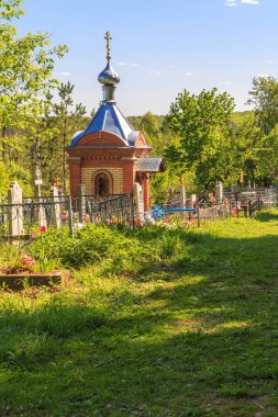 Küçük tuğla Şapel mezarlığı