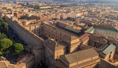 Sistine Şapeli ve Roma Vatikan müzesine bir görünüm