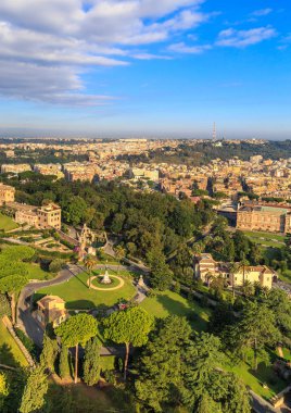 Manzaraya Roma Vatikan bahçeleri