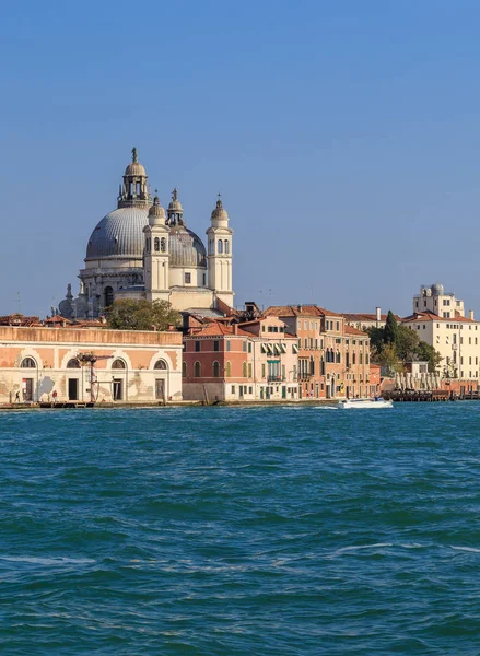 Colourful weathered facades of old venetian buildings — Stock Photo, Image