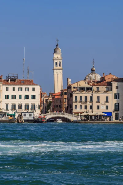 Colourful weathered facades of old venetian buildings — Stock Photo, Image