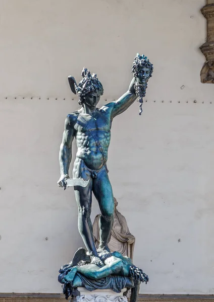 Gorgon Medusa kafası Perseus