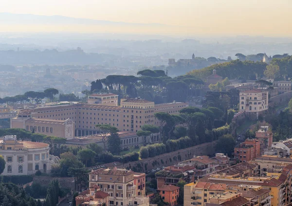 Θέα από τον τρούλο του Αγίου Πέτρου, στους δρόμους της Ρώμης — Φωτογραφία Αρχείου